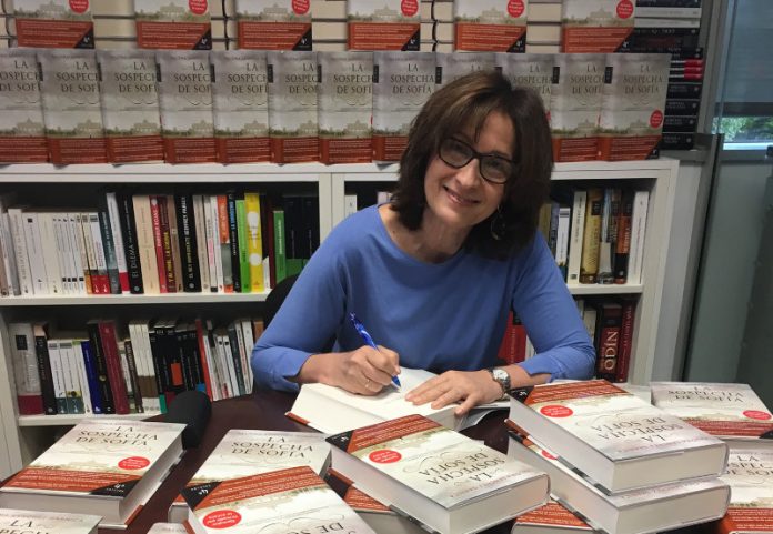 Paloma Sánchez-Garnica, firma de libros