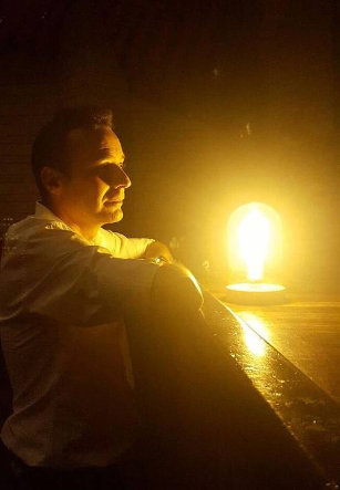 Avilés. La luz que nunca se apaga, un relato de Carlos Fidalgo