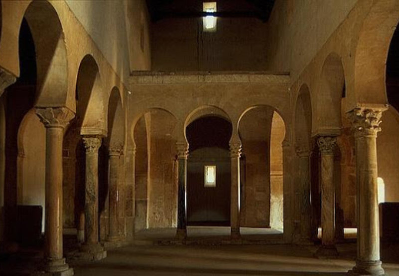 Interior de San Miguel de la Escalada