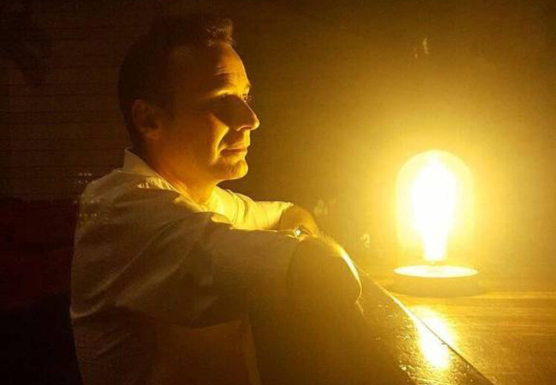 La luz que nunca se apaga, Carlos Fidalgo