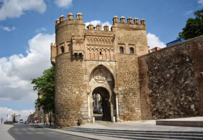 Toledo, Puerta del Sol. España