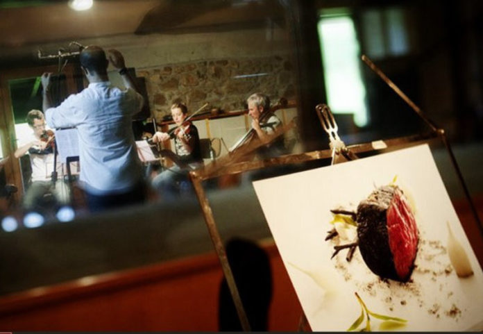 Mugaritz BSO. Los músicos trabajando en uno de los platos del proyecto.