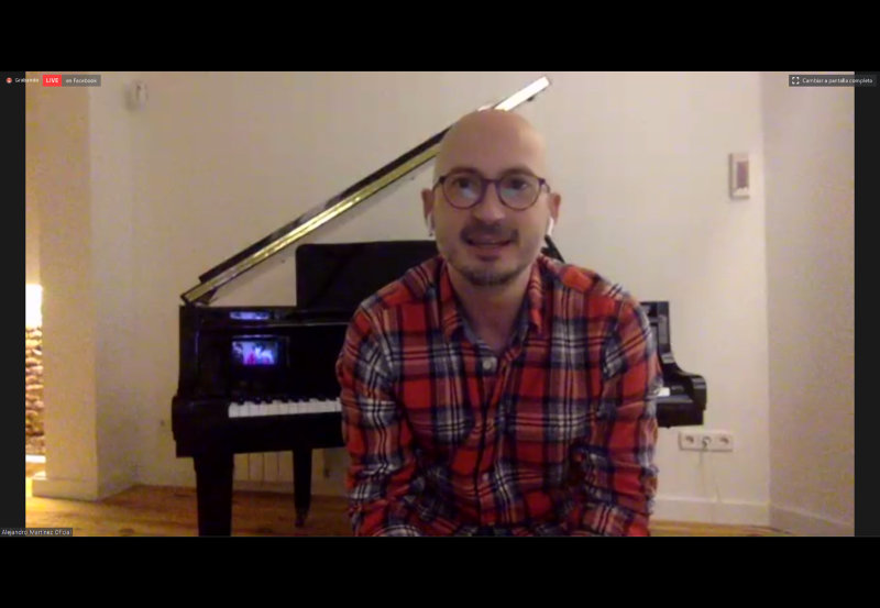 Alejandro Martínez durante el encuentro el encuentro del ciclo Lucha de Gigantes en el Espacio 17 Musas