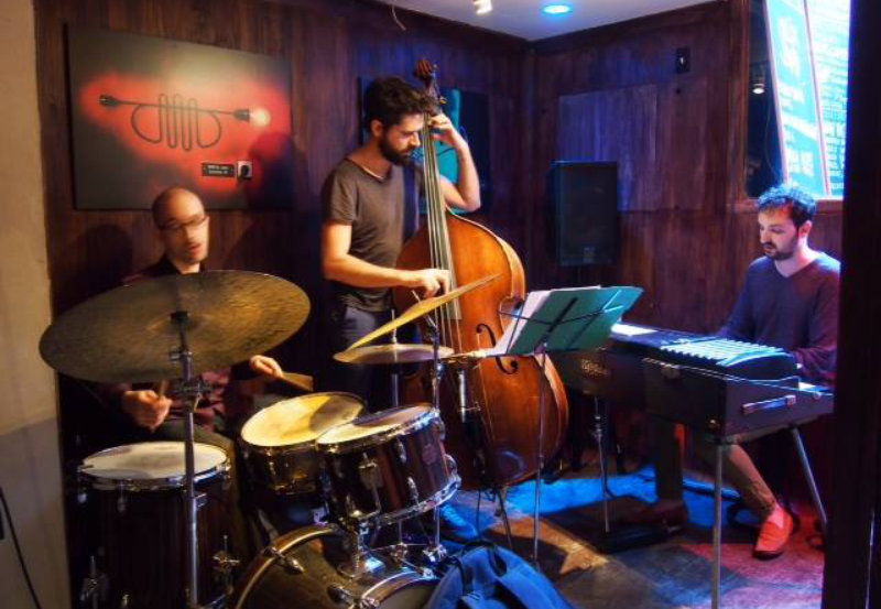 Luca Santaniello Lluis Capdevila y Petros Klampanis