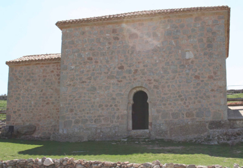 Otra vista del exterior de la Ermita de San Baudelio de Berlanga
