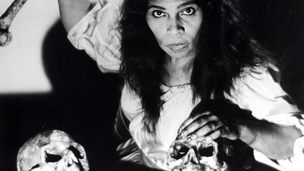 Ulrica 1 - Marian Anderson como Ulrica – Un ballo in maschera – Metropolitan Opera de New York – 1955