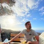 ¿Y si te pido que me entierres? De Carlos Chaves Agrelo, un libro totalmente biodegradable. Autor de Y si te pido que me entierres