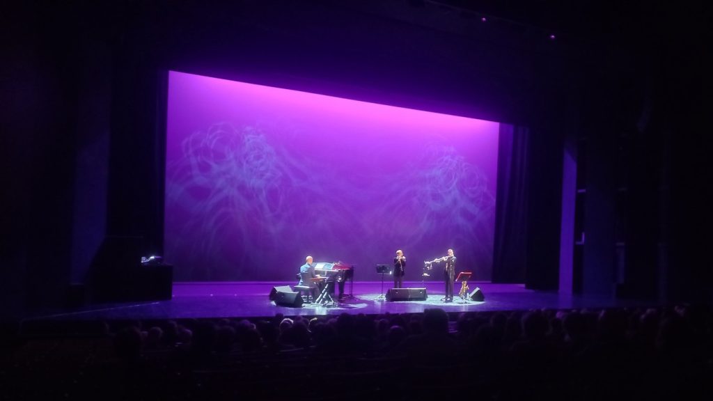 luminosa, Stacey, Kent, concierto