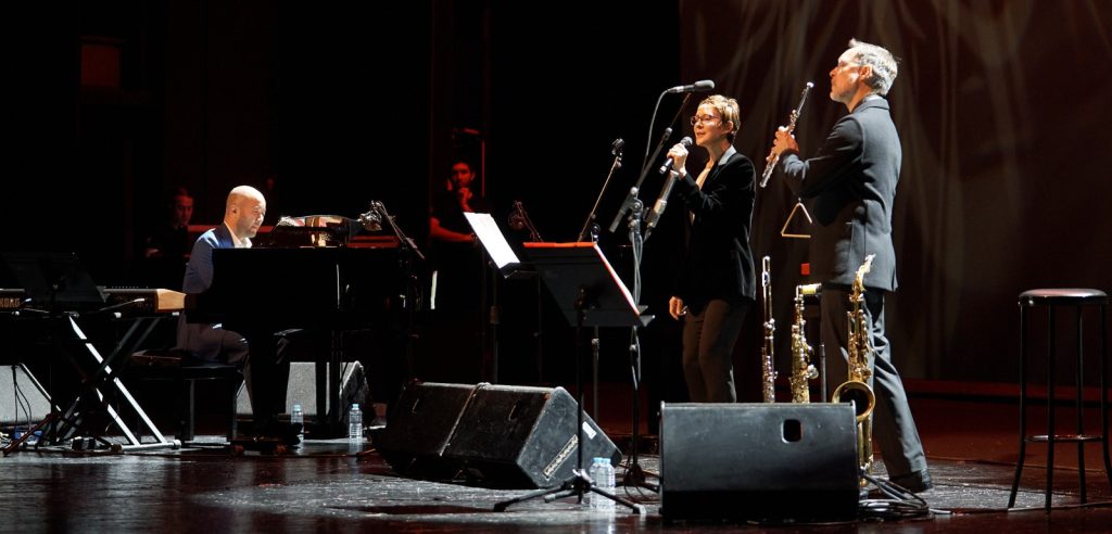 luminosa, Stacey, Kent, concierto