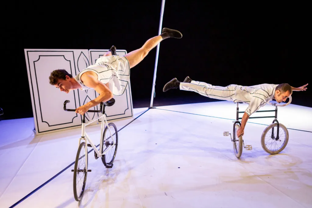 Trazos, aire, Truca Circus
