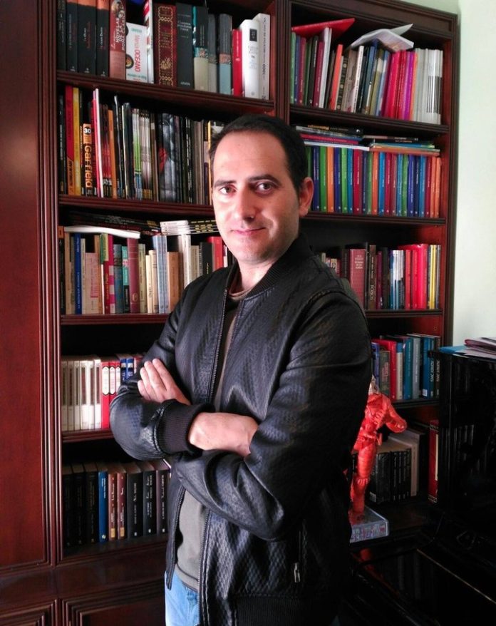 Autor de Dioses de Barro