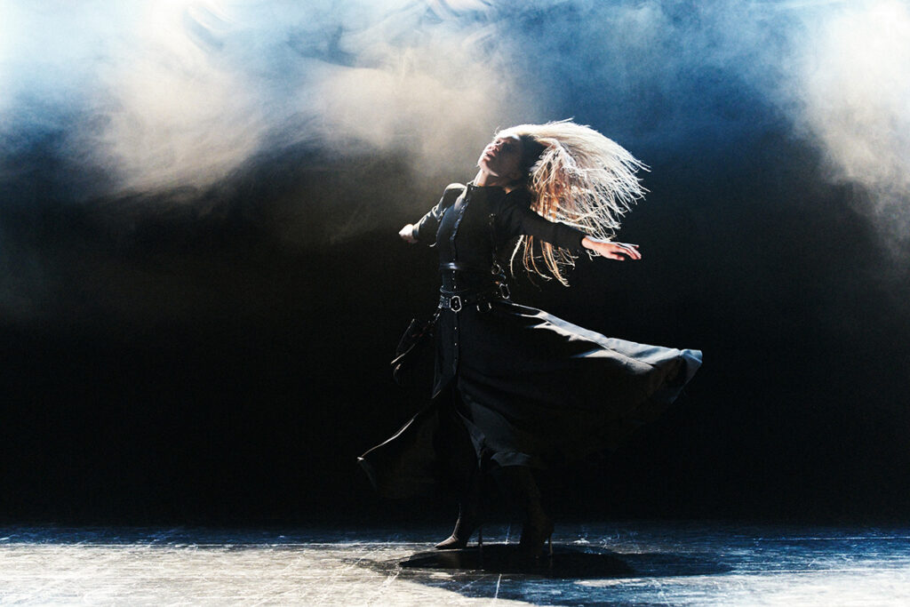 Libres, Weickert, Música, danza