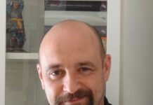 Alone at the top: sumergiéndonos en el laberinto mental de Carlos Sisí Alone at the top