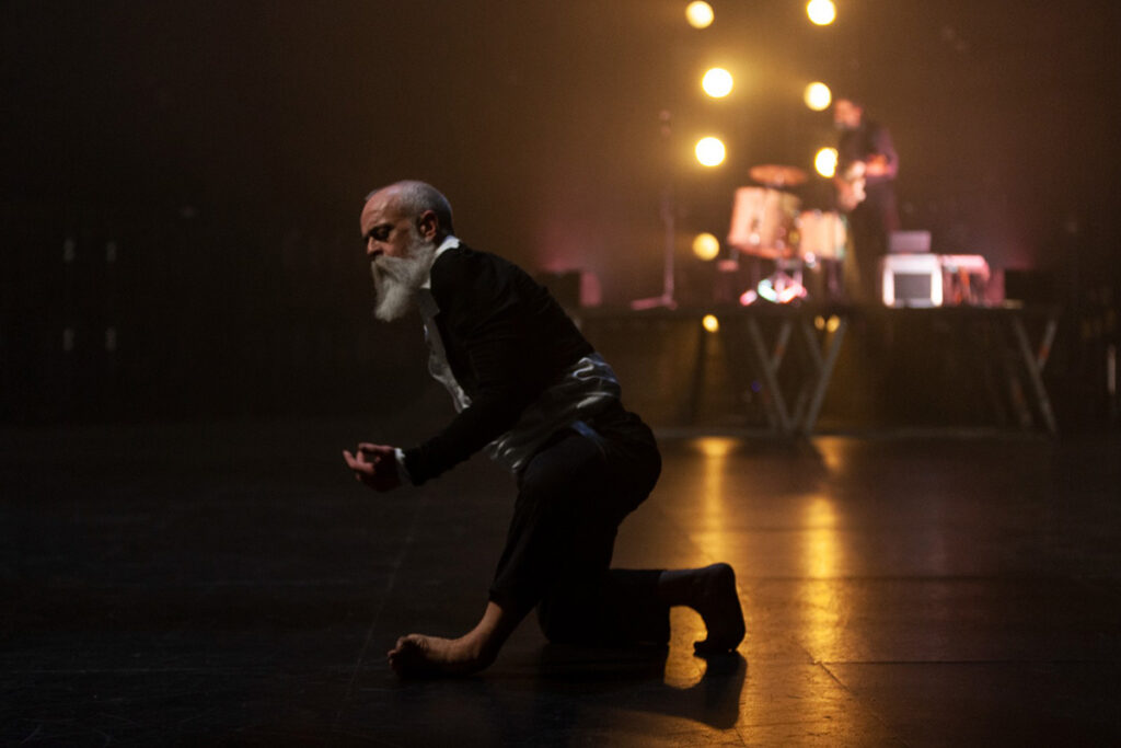 Libres, Weickert, Música, danza