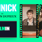 «YANNICK» de Quentin Dupieux – Reseña YANNICK de Quentin Dupieux, protagonizada por Raphael Quenard, dentro del catálogo de Filmin. Reseña por Alberto Revidiego,