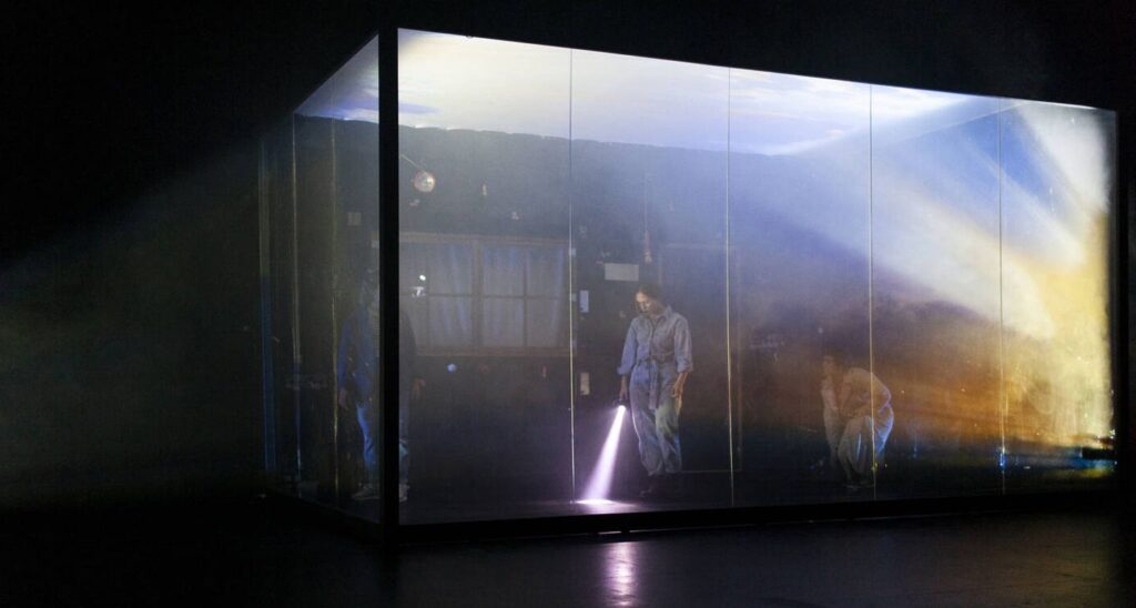 Zombi, Celso Giménez, Teatro Central