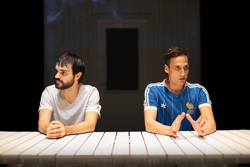 Angustia, Israel Elejalde, teatro