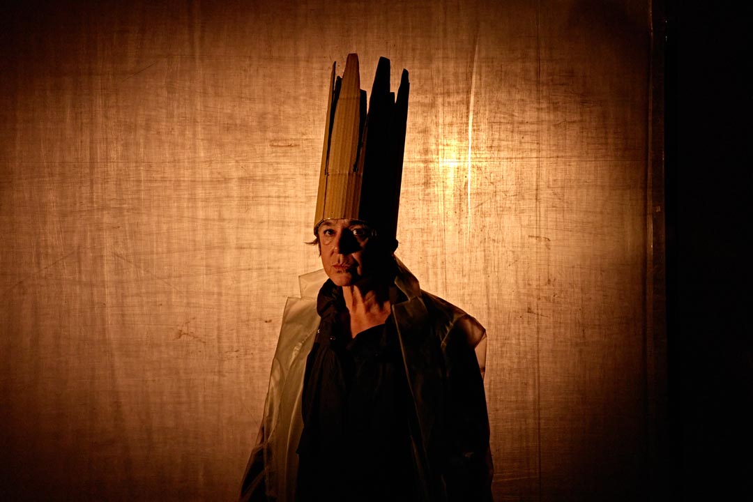 EIDÔLON – Aristófocles eterno, crónicas literarias de Alberto Revidiego para cubrir las Artes Escénicas de Sevilla.