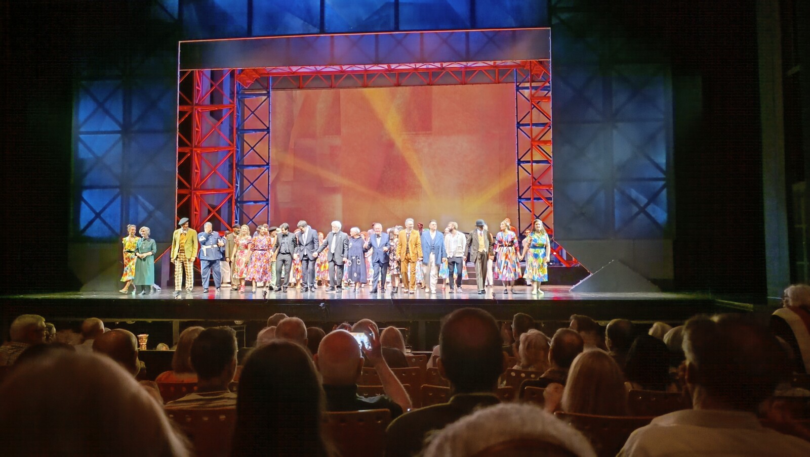 Cubismo, Los gavilanes, zarzuela, teatro, vestuario