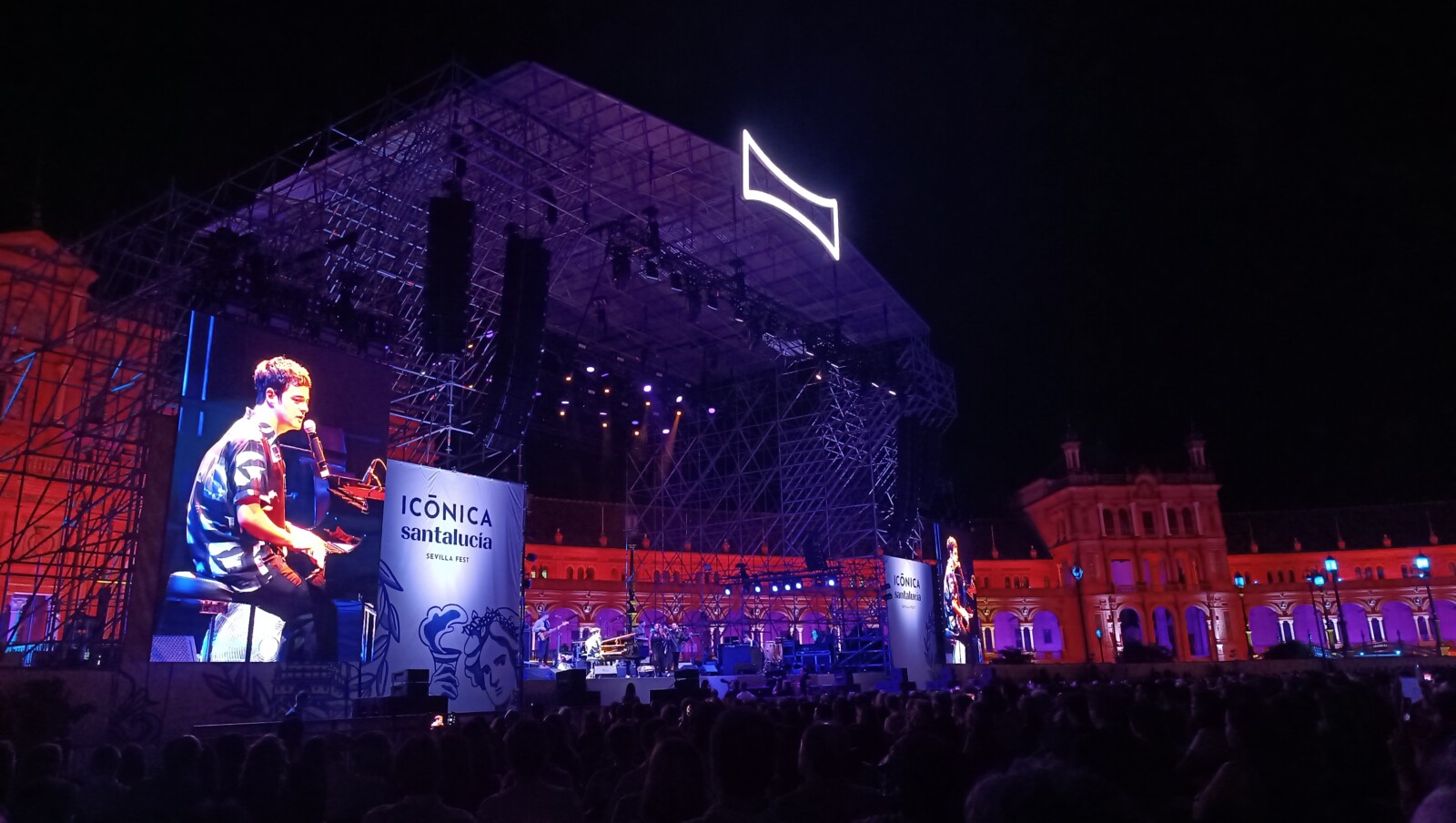 Jamie Cullum, Icónica, Sevilla, Música, Jazz, abanico, Partitura para el Fuego, trickster