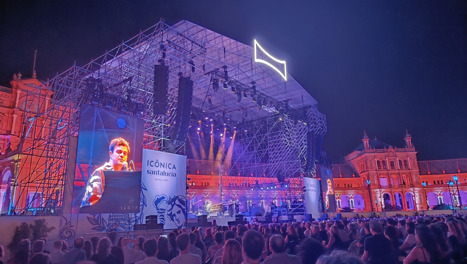 Jamie Cullum, Icónica, Sevilla, Música, Jazz, abanico, Partitura para el Fuego, trickster