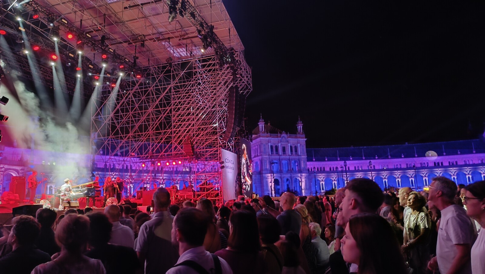 Jamie Cullum, Icónica, Sevilla, Música, Jazz, abanico, Partitura para el Fuego, trickster