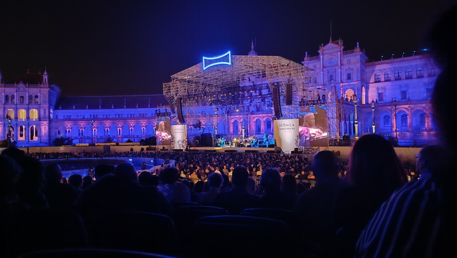 Loreena McKennitt, Magia nocturna, arpa, icónica, música