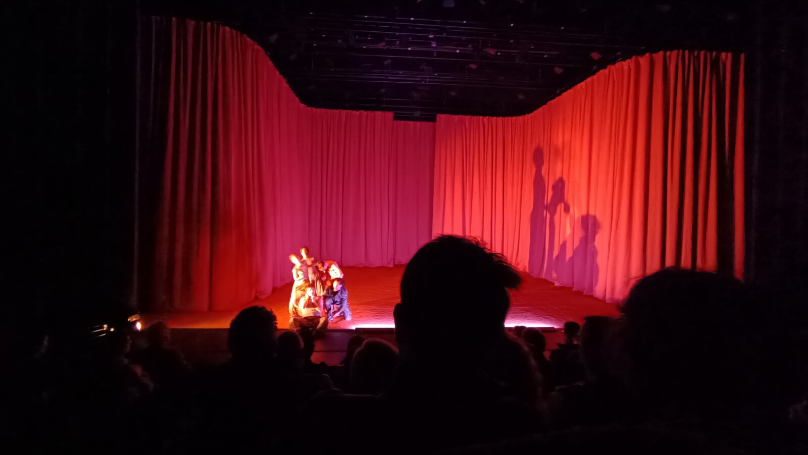 EIDÔLON – Aristófocles eterno, crónicas literarias de Alberto Revidiego para cubrir las Artes Escénicas de Sevilla. T