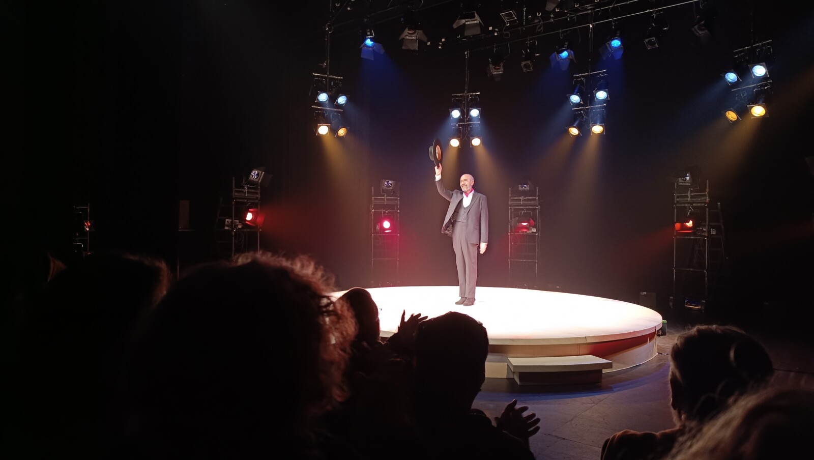 ARTISTA DE NOVELA, Juan Martínez, XAVIER ALBERTÍ, Miguel Rellán, teatro