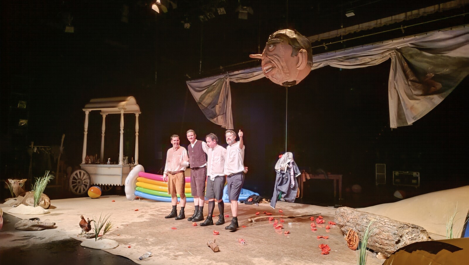 Club caníbal, agua, teatro, humor