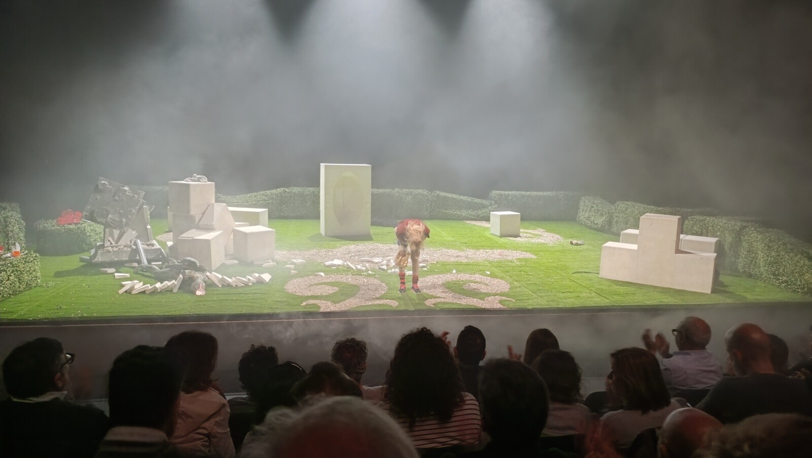 Madriguera, White rabbit, Phia Ménard, el ser