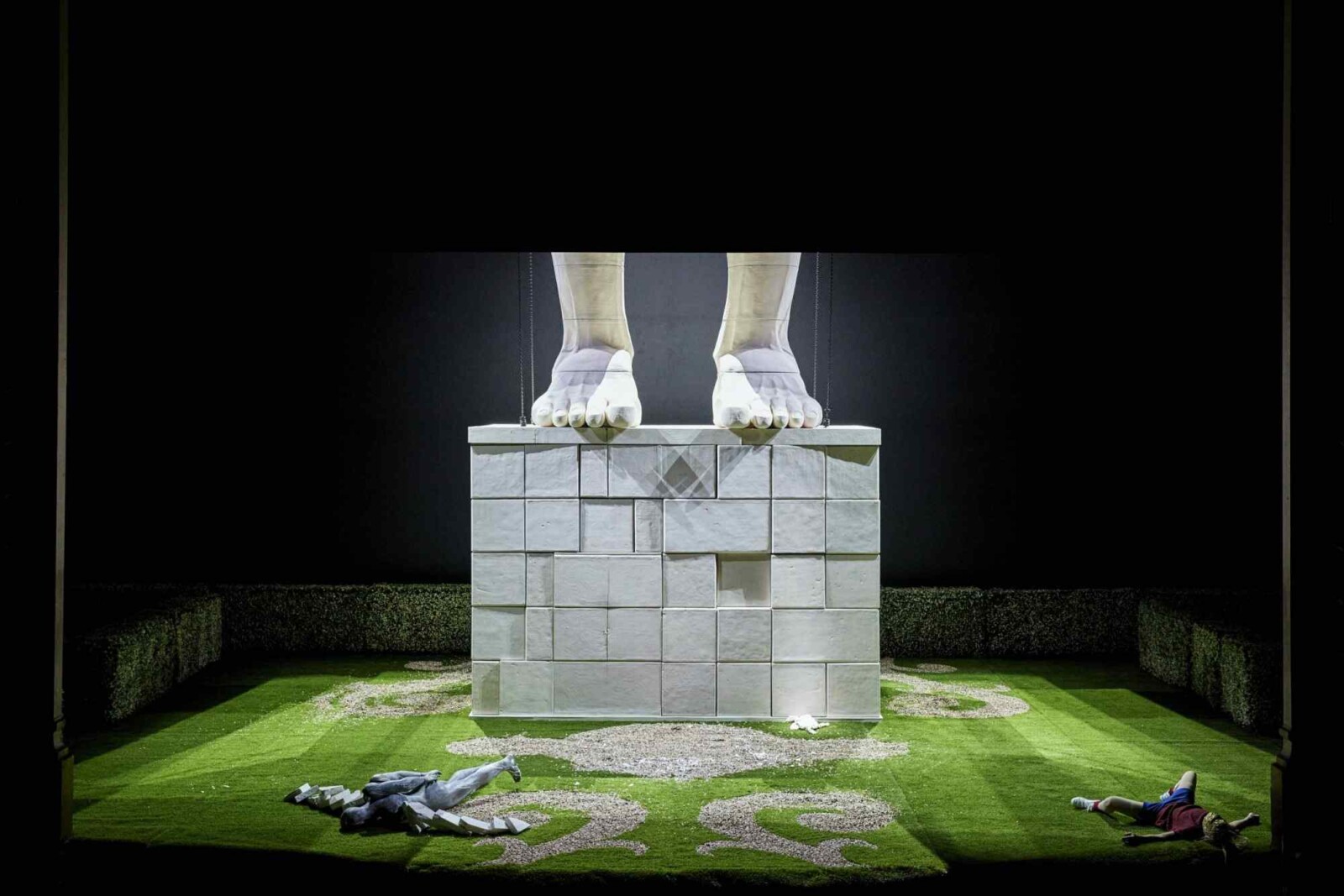 Madriguera, White rabbit, Phia Ménard, el ser