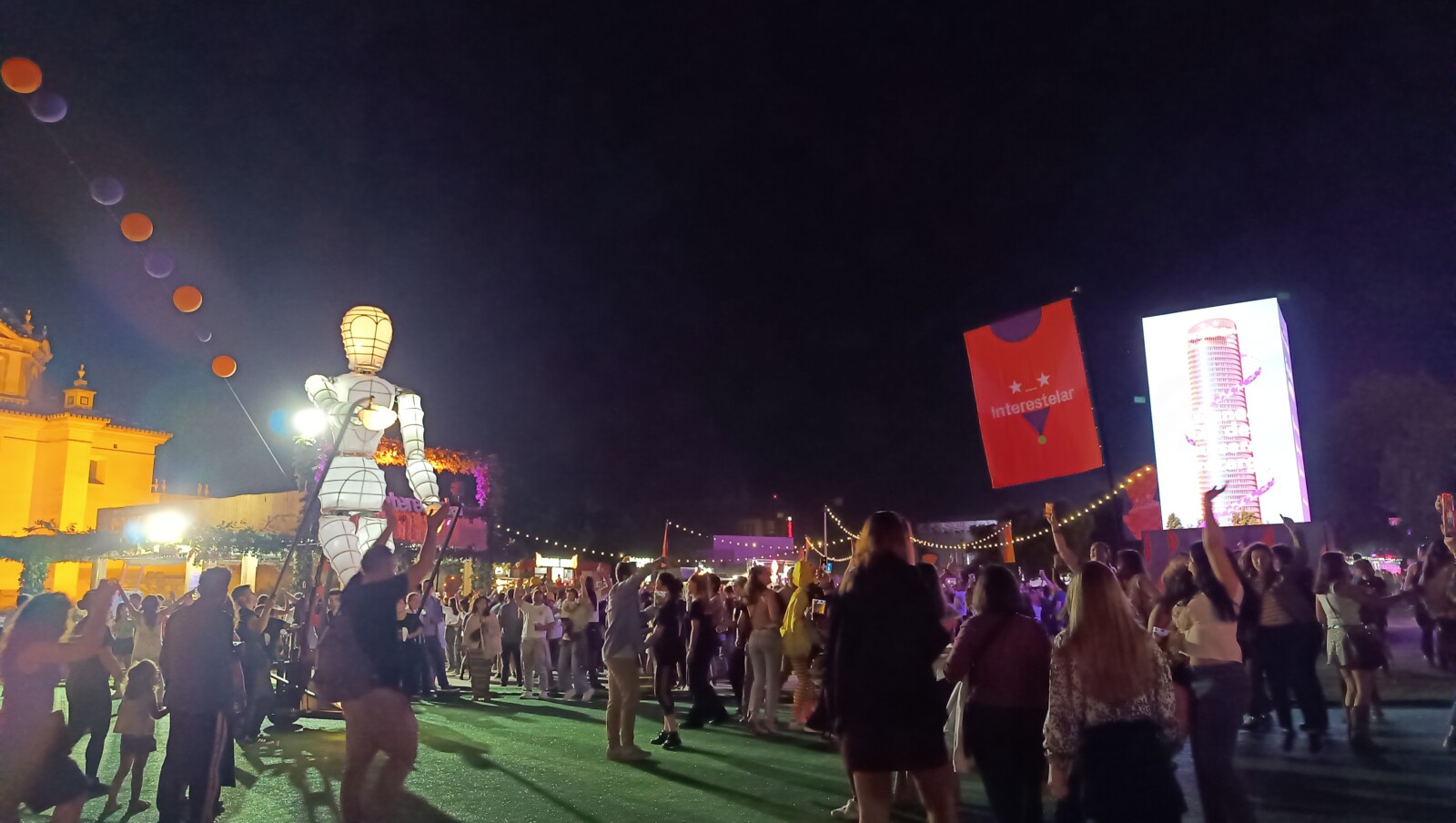 INTERESTELAR, Mikel Izal, PARTITURA PARA EL FUEGO